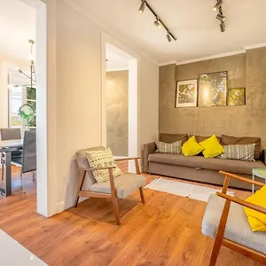 Appartement Guestready - Lemon House With Private Garden, Lissabon